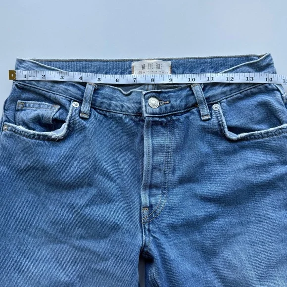 We The Free Distressed Blue Jeans Size 25 - Picture 8 of 9